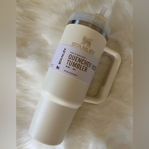 NWT New Stanley 30 Oz. Quencher H2.0 Tumbler in CREAM